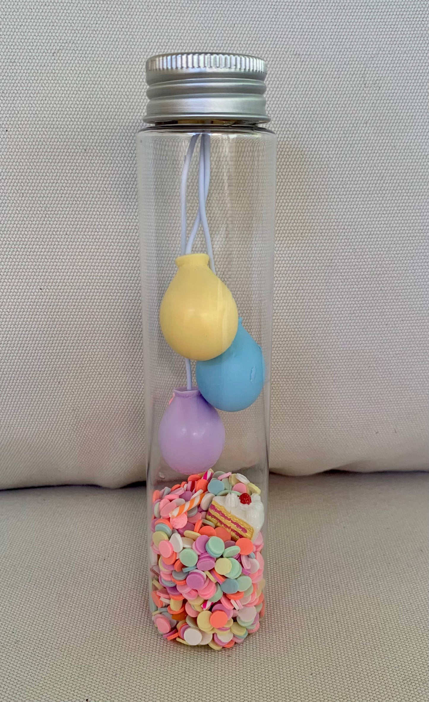 Bouteille cherche et trouve : Anniversaire